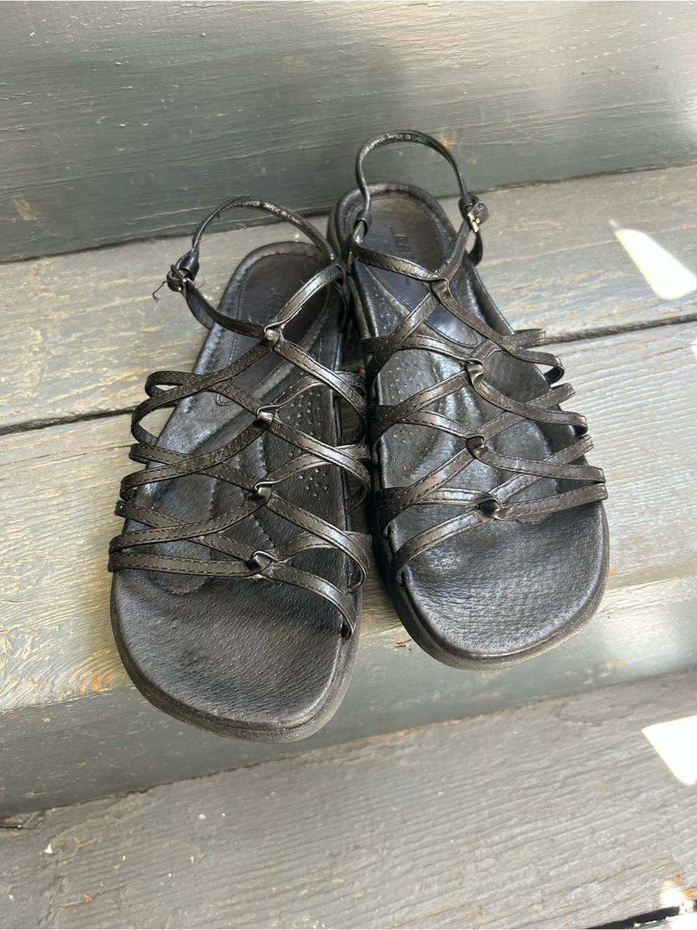 EARTH Strappy Sandal